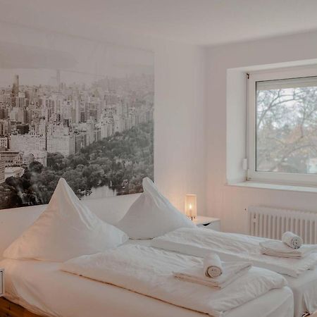 Apartment Mit Kueche, Arbeitsplatz Und Xxl Sofa Нойс Екстер'єр фото
