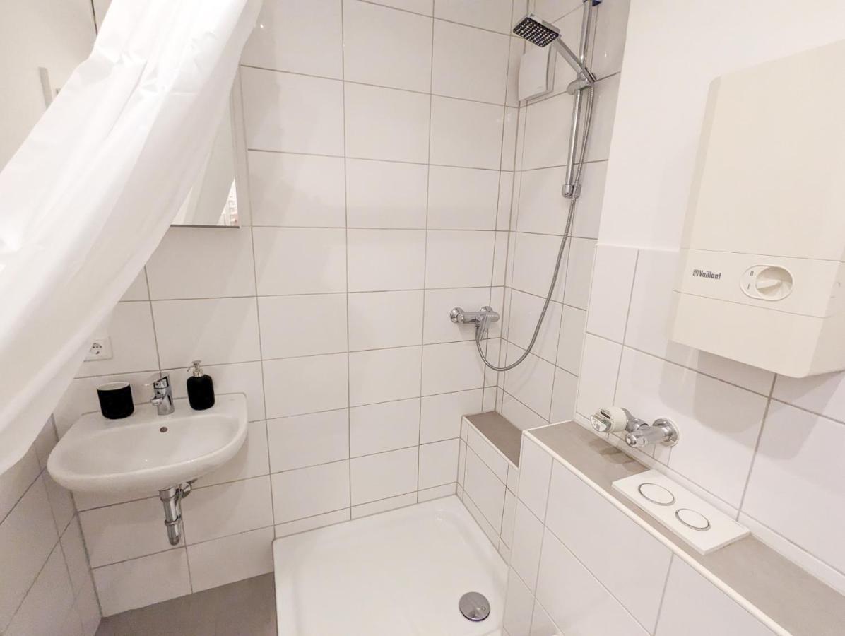 Apartment Mit Kueche, Arbeitsplatz Und Xxl Sofa Нойс Екстер'єр фото